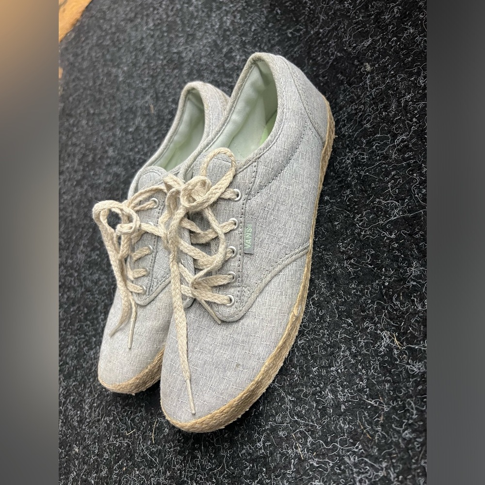 Womans Vans size 8